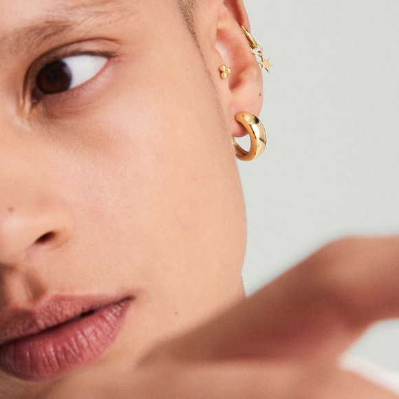 Mejuri dome hoops - Picture 3 of 3